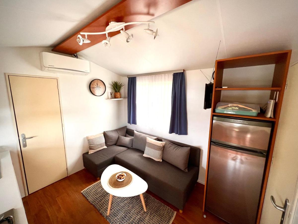 Mobile Home Nebo Luxus Klenovica Buitenkant foto