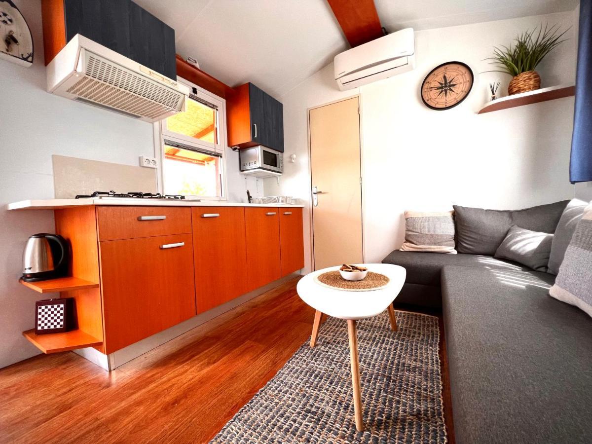 Mobile Home Nebo Luxus Klenovica Buitenkant foto