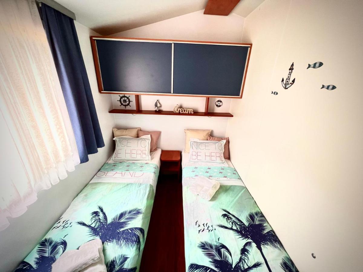 Mobile Home Nebo Luxus Klenovica Buitenkant foto