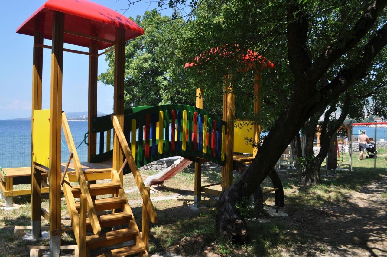 Mobile Home Nebo Luxus Klenovica Buitenkant foto